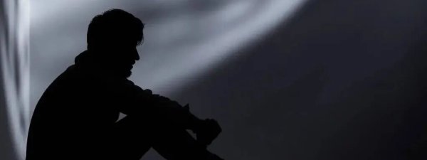 长宏网配资 42岁精神病学专家自杀了，业内震惊